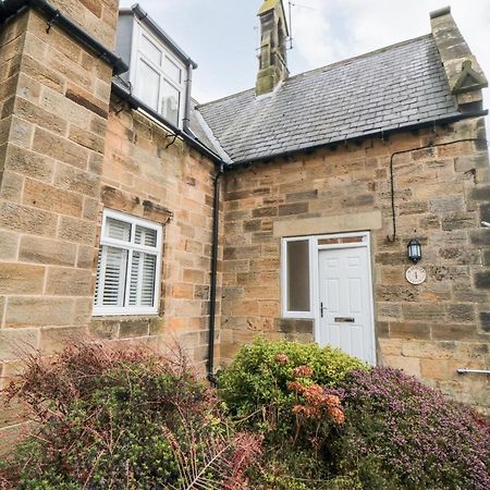 4 Maypole Green Whitby Exterior photo